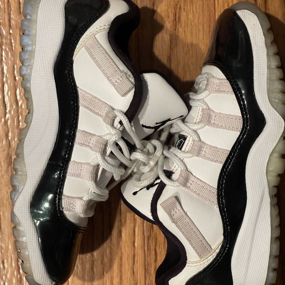 Nike Air Jordan 11 Emerald 505835-145 Toddler Sz.12C Iridescen Patent Leather